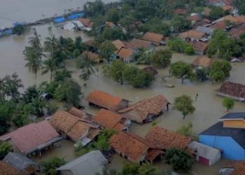 Banjir di kabupaten Karawang, Senin (22/2). (Foto: Dok. BNPB)