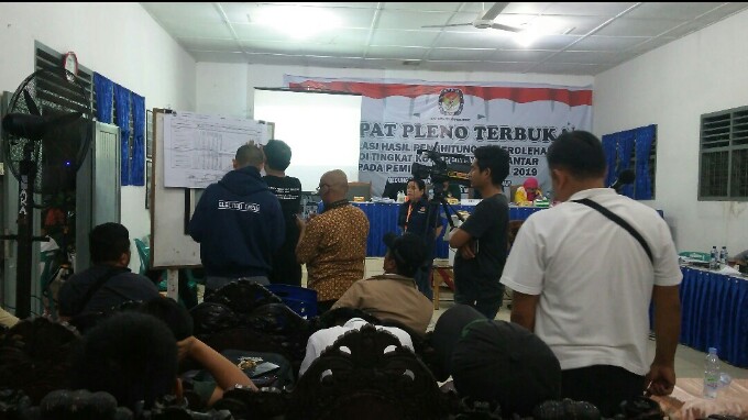 Suasana rapat Pleno Terbuka Penghitungan Rekapitulasi Suara Pemilu 2019 Tingkat Kota Pematangsiantar, Senin dinihari (6/5), Pukul 01.30 WIB. (isiantar/nda).