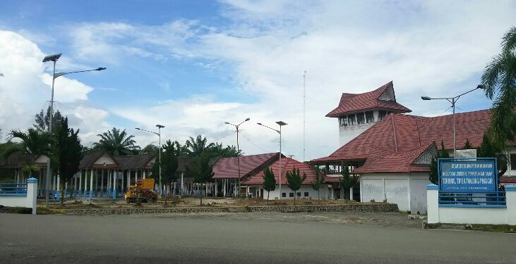 Gerbang masuk Terminal Tanjung Pinggir di Kecamatan Siantar Martoba, Selasa (3/12/2019). (isiantar/nda).