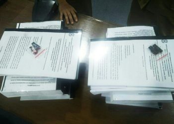 Bundelan dokumen hasil penyelidikan Panitia Angket yang akan diserahkan DPRD Siantar ke MA dan KPK. (isiantar/nda).