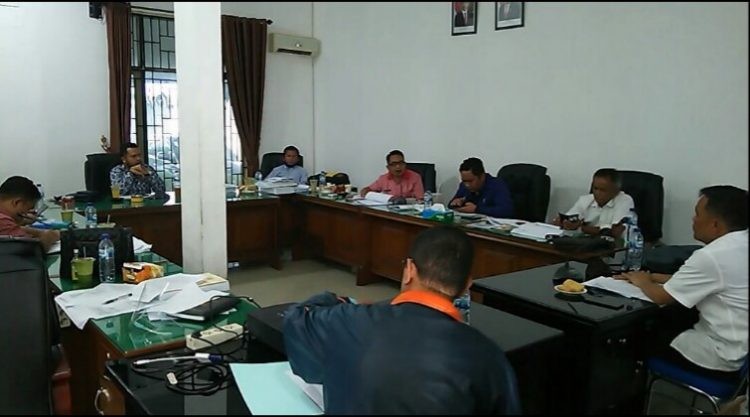 Suasana rapat Komisi III DPRD Siantar dengan Bappeda.