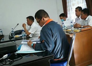 Deretan pejabat Bappeda saat mengikuti rapat dengan Komisi III DPRD Siantar, Rabu (22/7/2020) lalu. (isiantar/nda).