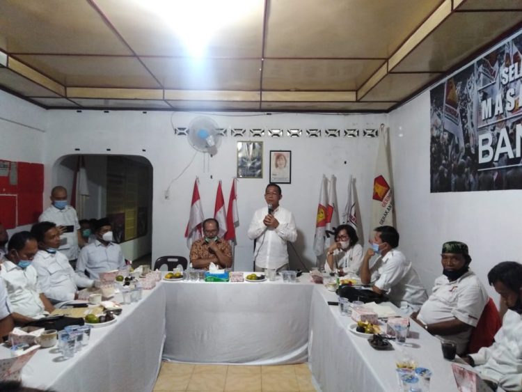 Ketua DPD Partai Gerindra Sumut, Gus Irawan Pasaribu, tengah memberi arahan dihadapkan pengurus DPC Partai Gerindra Kota Siantar dan Simalungun yang dihadiri Ir Asner Silalahi MT.