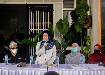 Calon Wakil Walikota Pematangsiantar dr Susanti Dewayani SpA berbicara dihadapan guru-guru yang tergabung dalam IGRA, saat kampanye tatap muka, Senin (16/11) pagi.