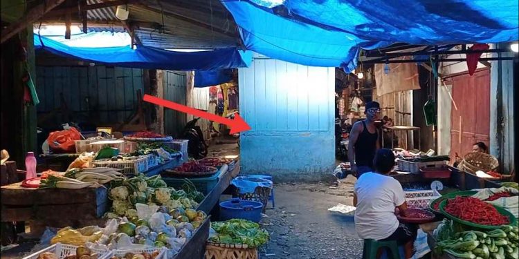 Satu unit bangunan kios baru tampak berdiri di perempatan koridor di dalam Pasar Dwikora. (isiantar/nda).