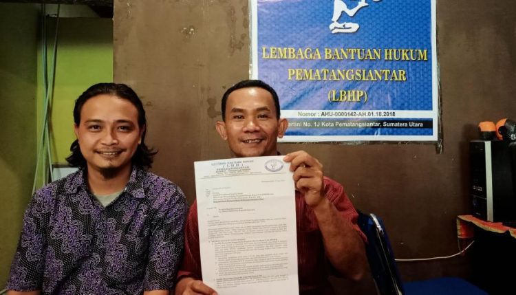 (Kanan ke kiri) Ferry Simarmata, Sekretaris LBH-P, dan Agusman Silaban Anggota Tim Investigasi LBH-P. (isiantar/nda)