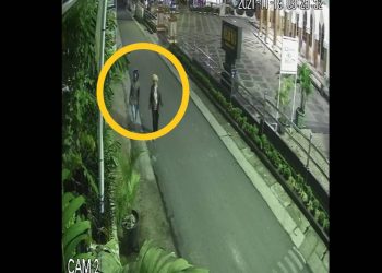 Tangkapan layar aksi pencurian rak bunga di Kota Siantar, Jumat (19/11/2021).