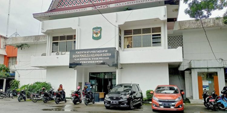 Gedung Kantor Badan Pengelola Keuangan Daerah (BPKD) Kota Pematangsiantar. (isiantar/nda).