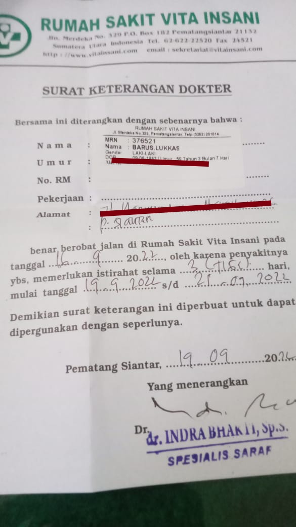 (Atas) Surat Keterangan Dokter untuk Lukas Barus untuk Bulan Agustus 2022, (bawah) surat keterangan dokter untuk Lukas Barus untuk bulan September 2022. (ist.)
