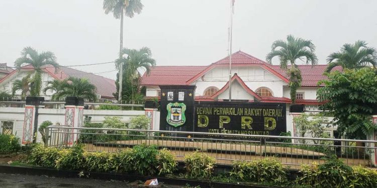 Gedung DPRD Kota Pematang Siantar.