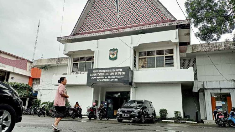 Gedung Badan Pengelola Keuangan dan Pendapatan Daerah (BPKPD) Kota Pematangsiantar. (nda).