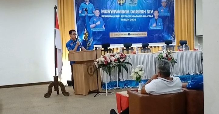 Sekretaris DPD KNPI Sumut, Muhammad Tarmizi, tengah menyampaikan kata sambutan pada pembukaan Musda ke-14 DPD KNPI Kota Pematangsiantar, Sabtu (9/5/2026).