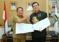 Walikota Pematangsiantar Wesly Silalahi, dan Pimpinan PT Unitwin Indonesia Dr H Rahmat Shah.